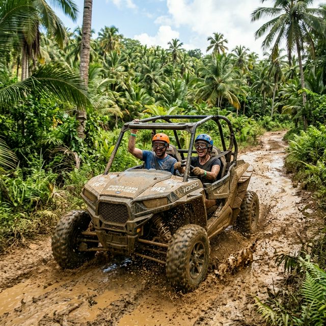 Turistas conduciendo un Buggy ATV en República Dominicana